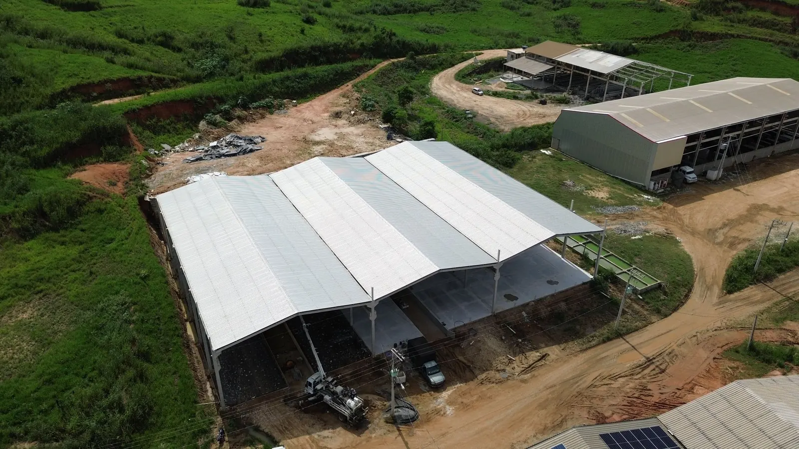 Vista aérea de galpões pré-moldados executados pela Pré-Moldados Cachoeiro